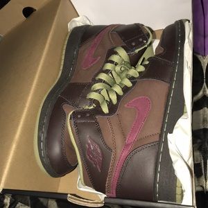 JORDAN Sneakers- Rare Color Combo